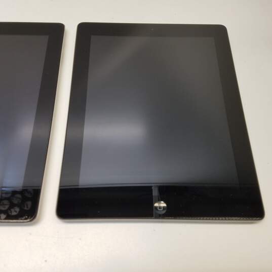 Apple iPad (4th Generation) A1458 - LOCKED - Lot of 2 image number 2