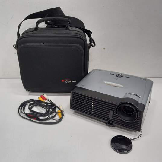 Optoma DLP Projector Display & Case image number 1