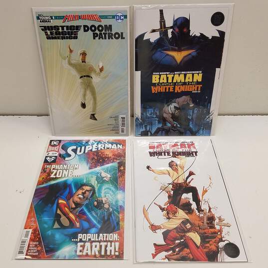 Mixed Assorted DC Comic Books Bundle (Set of 10) image number 2