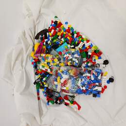 5.5lbs of Assorted Building Blocks, Pieces & Parts