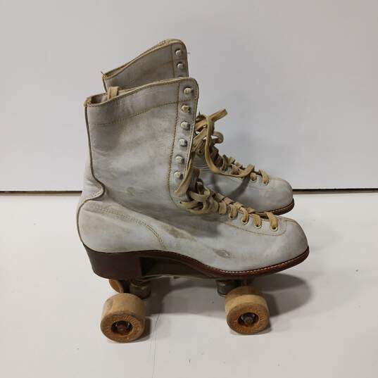 Vintage Roller Skates with Storage Box image number 1