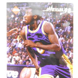 1998-99 Kobe Bryant Collector's Edge Impulse  LA Lakers alternative image