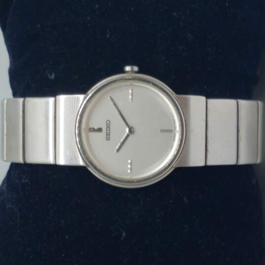 Buy the Seiko 7N00-6D68 Rare All Silver Tone Circular Vintage 90s Thin  Minimalist Watch | GoodwillFinds
