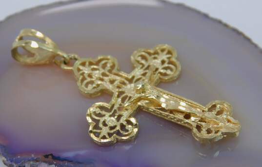 14K Yellow Gold Filigree Crucifix Cross Pendant 3.1g image number 1