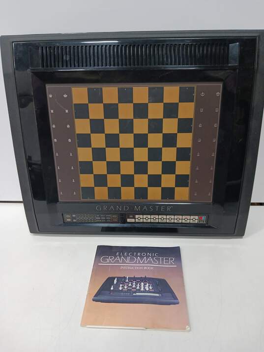 MB Electronic Chess Game image number 1