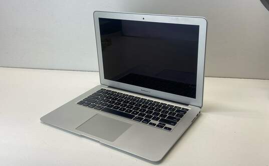 Apple MacBook Air 13.3" (A1466) 250GB Wiped image number 3