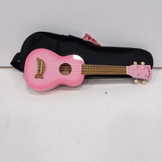 Makala Pink Dolphin Soprano 4-String Pink Acoustic Ukulele image number 1