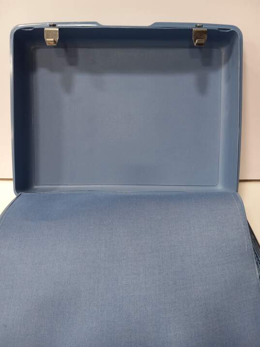 Vintage Samsonite Baby Blue Hard Suitcase image number 3