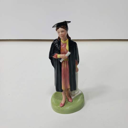 VINTAGE ROYAL DOULTON TABLEWARE COLLECTABLE THE GRADUATE FIGURINE HN3016 image number 1