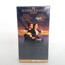 VHS Box Set TITANIC Part One And Two Paramount-Sealed alternative image
