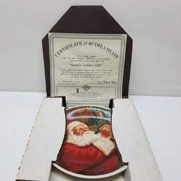 'Santa's Golden Gift' Christmas 1987 Norman Rockwell Knowles China Company Plate