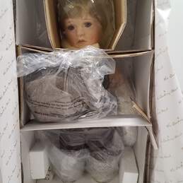 Danbury Mint - Little Elvis Ceramic Doll by Phyllis Seidl alternative image