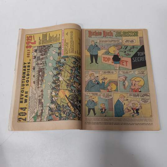 Vintage Lot of Assorted Comic Books image number 4