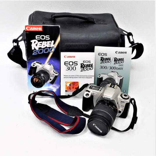 Canon EOS Rebel 2000 35mm SLR Film Camera w/ 28-80mm Lens & Bag image number 1