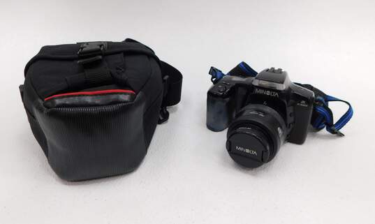 Minolta Alpha a-5700i Maxxum 5000i 35mm Film Camera W/ Zoom AF Lens + Case image number 1