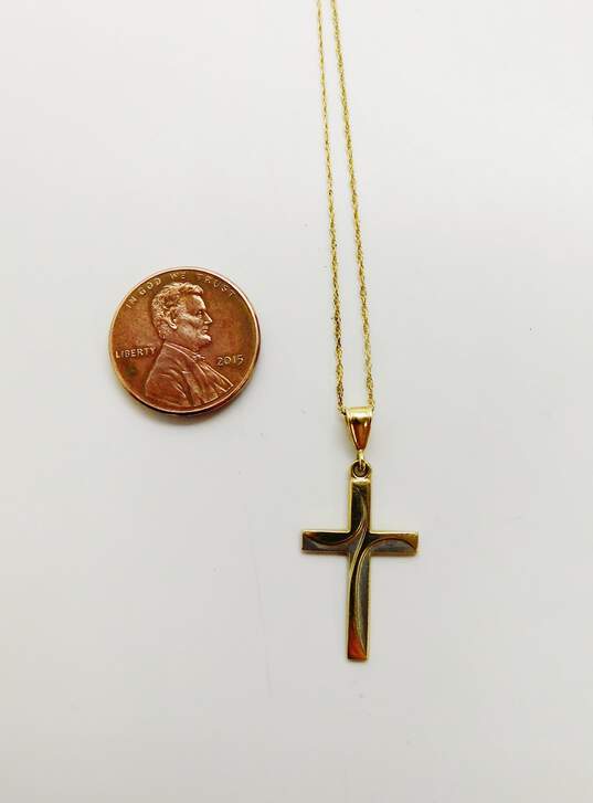 14K Yellow Gold Cross Pendant Necklace 1.3g image number 4