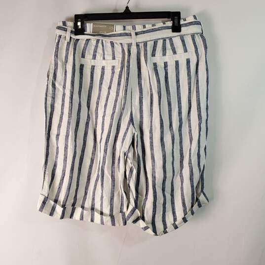 Chico's Women Blue Stripe Shorts Sz 1.5 NWT image number 2