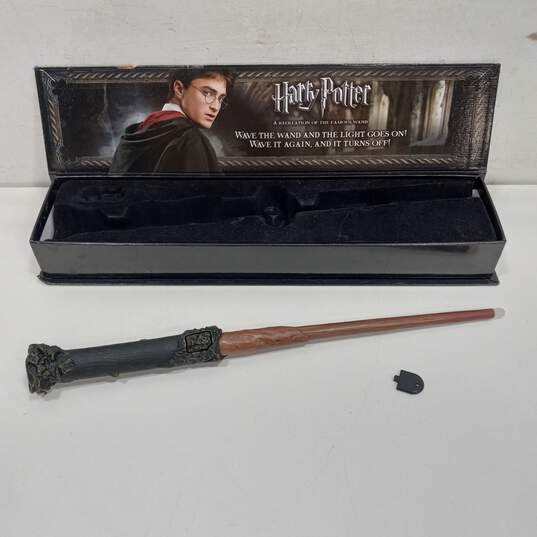 Harry Potter Illuminating Wand In Box image number 1