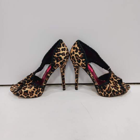 Betsy Johnson Women's Leopard Print Heels Size 6 image number 4