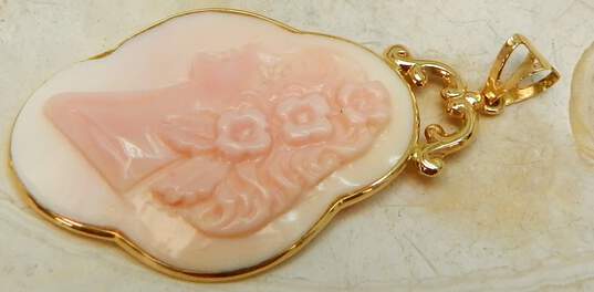 14K Yellow Gold Cameo Woman Pink Shell Carved Pendant 4.7g image number 2
