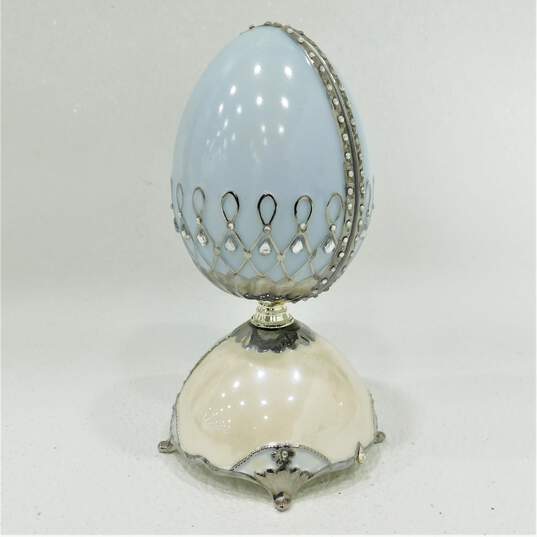 Ardleigh Elliot Brand H3640 Loving Remembrance Model Treasured Memories Heirloom Porcelain Musical Egg image number 3