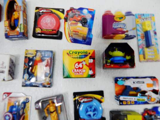 Lot Of Loose Mini Brands Miniatures Marvel Disney Crayola Pez image number 4
