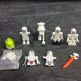 Bundle of 6 Lego Skeleton Minifigures & Accessories