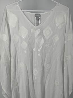 Womens White V-Neck Embroidered Poncho Blouse Top Size L/XL T-0503687-S alternative image