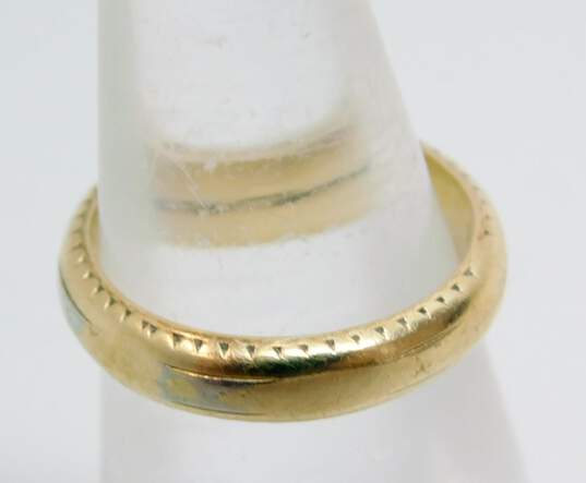 Vintage Art Carved 14K Gold Wedding Band Ring 3.1g image number 3