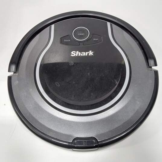 Shark Ion Vacuum Robot In Box image number 2