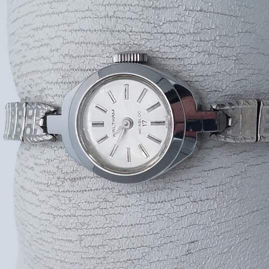 Vintage Waltham Incabloc Swiss Made 17 Jewel Watch With Speidel Band RUNNING image number 2