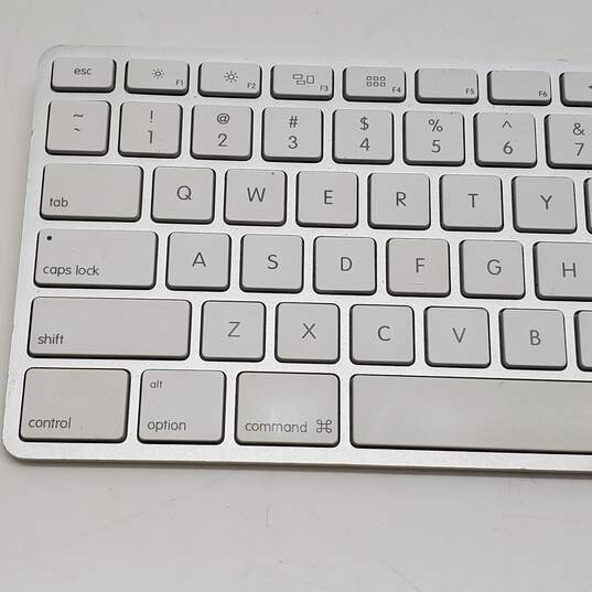 Apple Keyboard Model A1243 2015 USB Untested image number 2