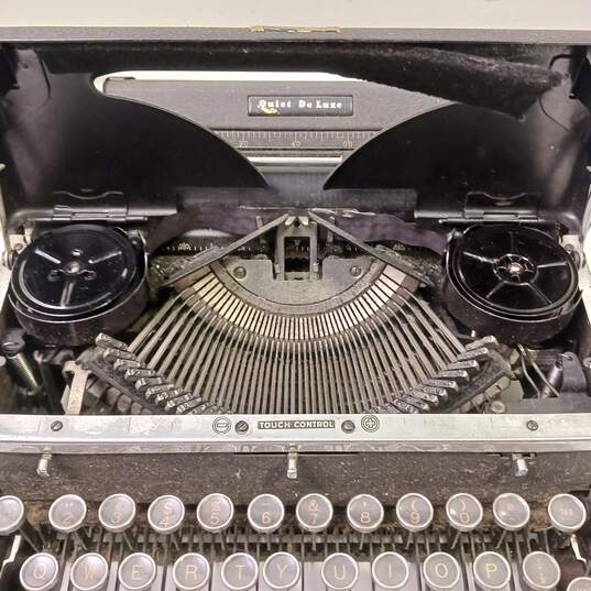 Vintage Royal Quiet De Luxe Typewriter In Case image number 4