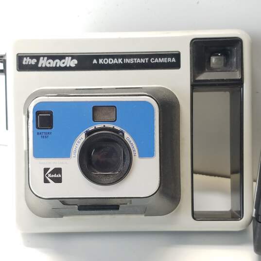Lot of 2 Assorted Vintage Kodak Instant Cameras image number 6