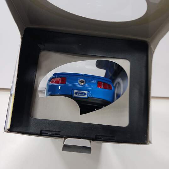 Maisto Special Edition Die-Cast Collection 1:18 Scale 2010 Ford Mustang GT IOB image number 5