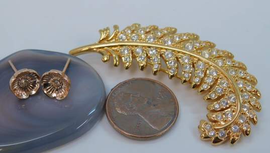 Coach & Swarovski Designer Gold Tone Flower Stud Earrings & Feather Brooch 25.5g image number 7