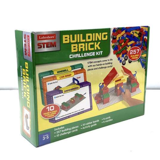 Lakeshore STEM Building Brick Challenge Kit TT759 image number 1