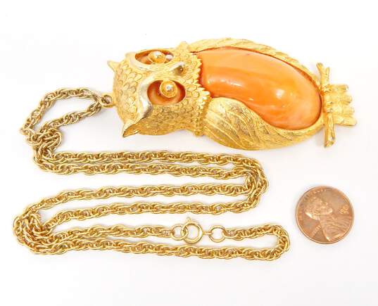 VNTG Marbled Lucite Jelly Belly Gold Tone Owl Pendant Necklace 69.1g image number 5