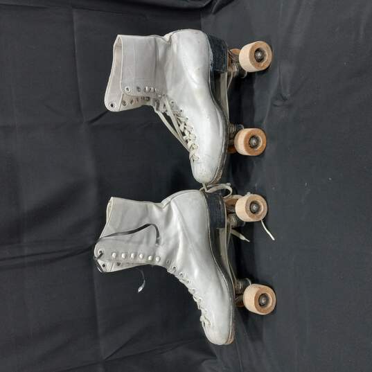Vintage Roller Skates image number 2