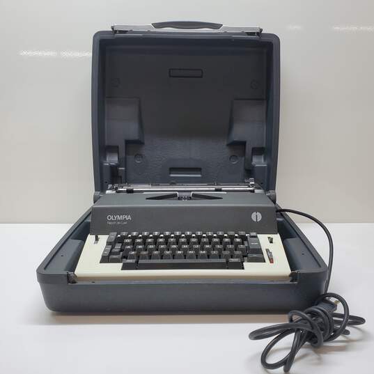 Olympia Report de Luxe Electric Typewriter Model SKE Germany w/Case For P/R image number 2
