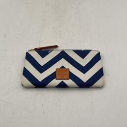 Dooney & Bourke Womens Blue White Chevron Leather Wristlet Wallet