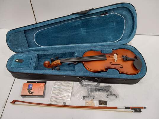 Mendini MV300 3/4 Violin w/ Case & Accessories image number 1