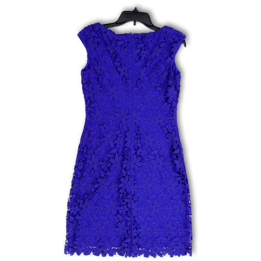 Womens Blue Floral Lace Bateau Neck Sleeveless Back Zip Sheath Dress Size 4 image number 2