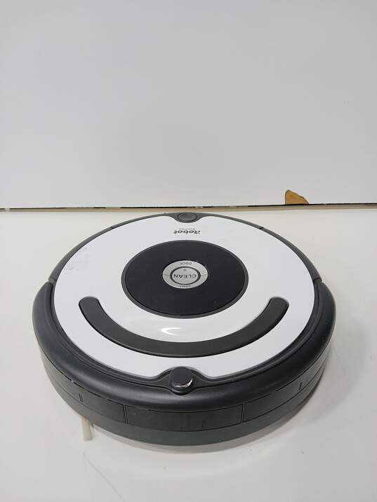 iRobot Roomba 670 Robot Vacuum w/ Charging Dock image number 5