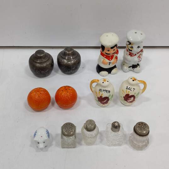 Bundle of Assorted Salt and Pepper Shakers image number 2