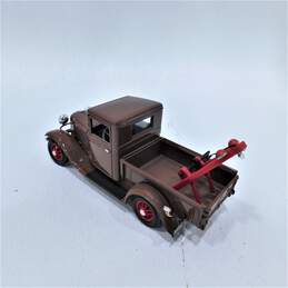 Road Legends 1934 Ford Pick-Up Diecast Tow Truck 1/18 Scale alternative image