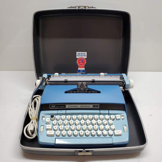 Smith-Corona  Coronet Electric Blue Typewriter in Carrying Case - Untested for Parts/Repairs image number 1