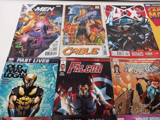 Bundle of 12 Assorted Marvel Comic Books image number 2