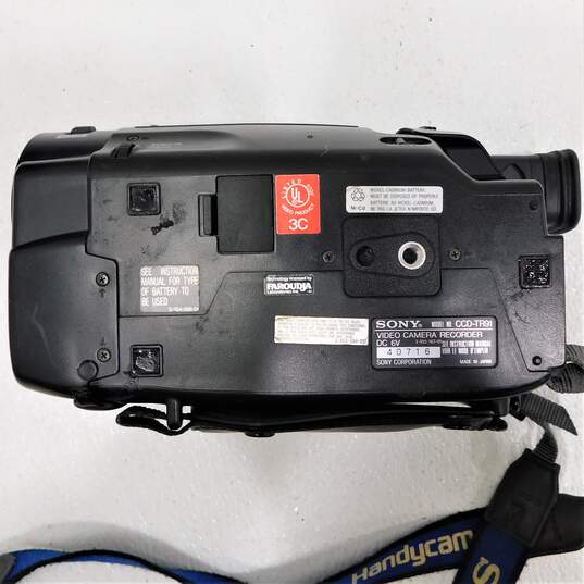 Sony Hi-8 CCD-TR9 Camcorder W/ Batteries Charger & Case image number 11