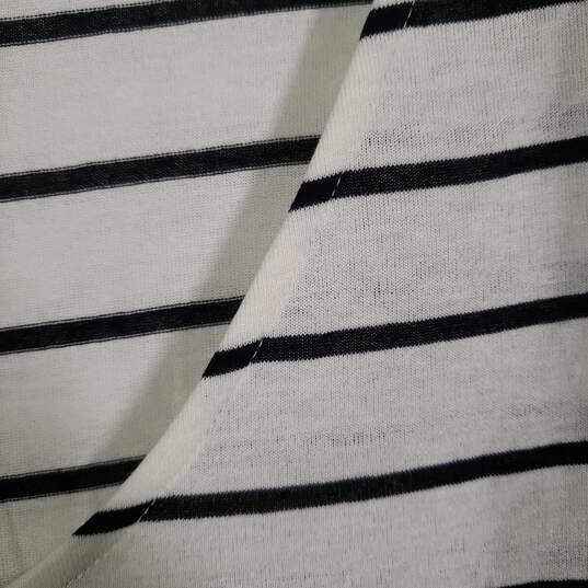 Womens Regular Fit Striped V-Neck Long Sleeve Pullover T-Shirt Size Medium image number 3